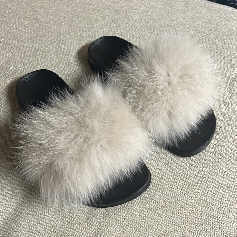Fox fur rubber slides size 39